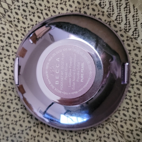 Becca Pearl Glow Luster Glow Powder - Pure Pearl - Picture 3 of 3